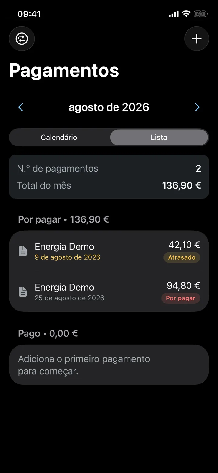 Pagamentos do mês em modo escuro.